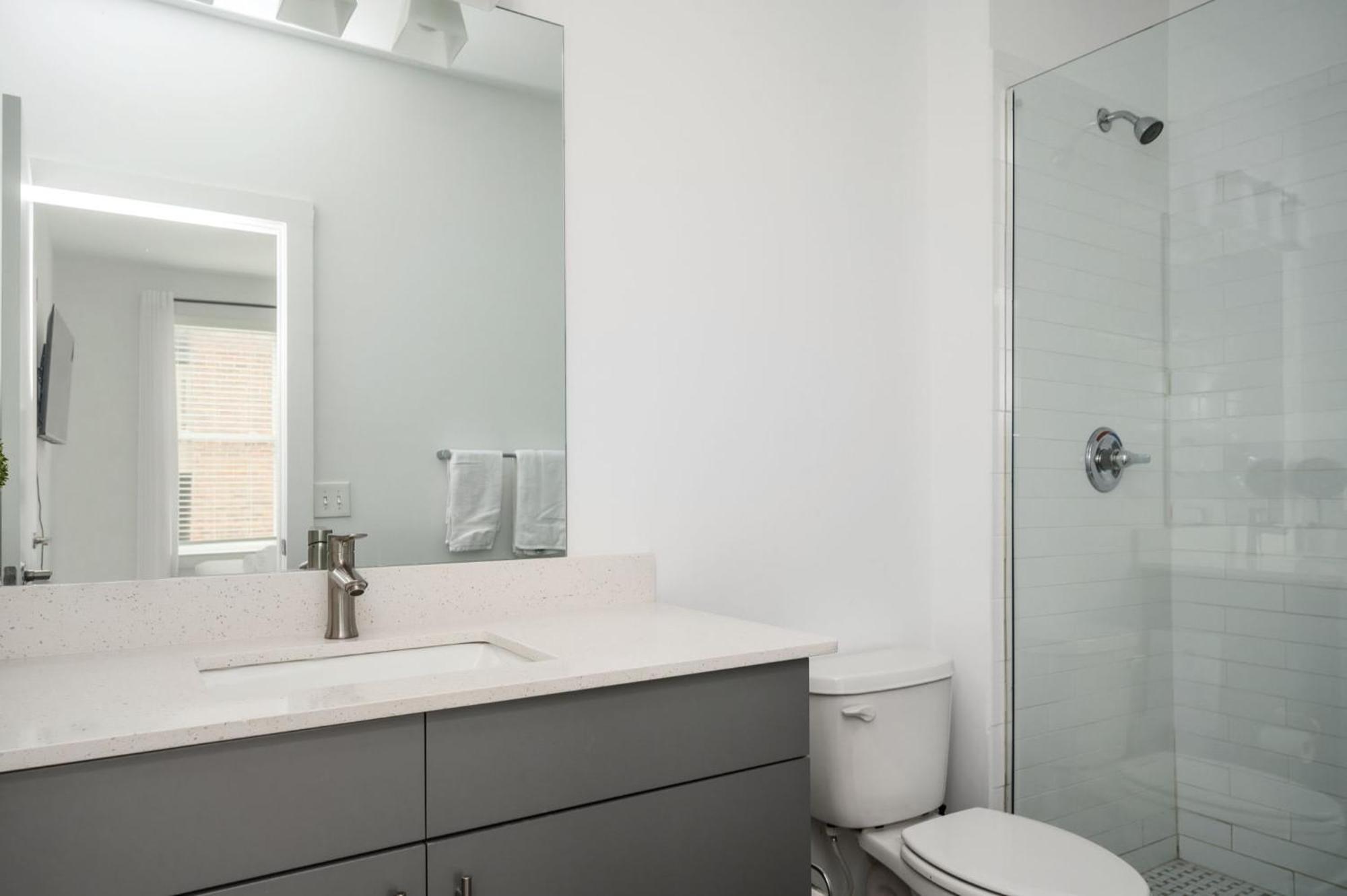 Luxury New 2b2b Private Balcony 542blvd Holiday home Atlanta