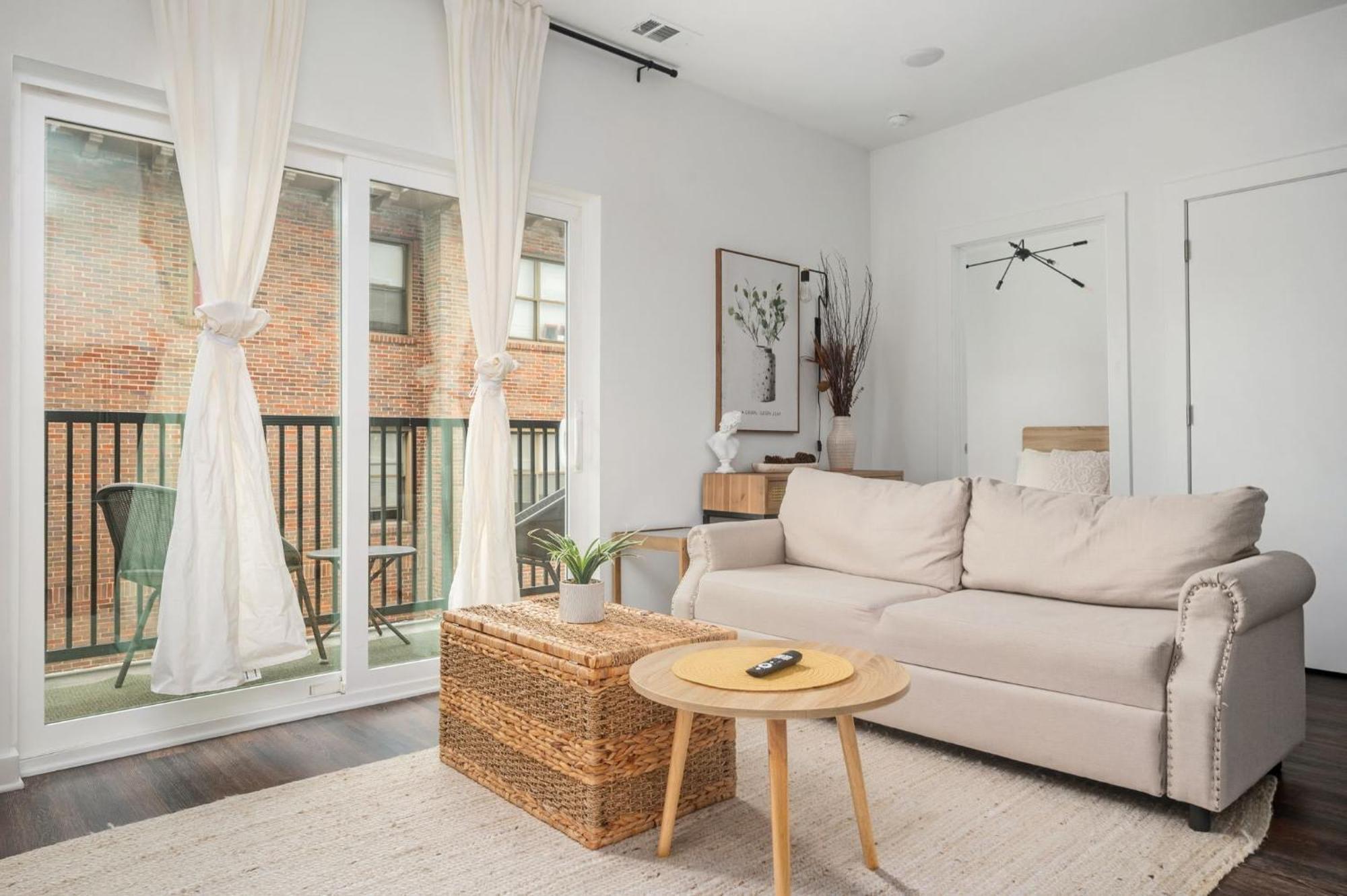 Luxury New 2b2b Private Balcony 542blvd *