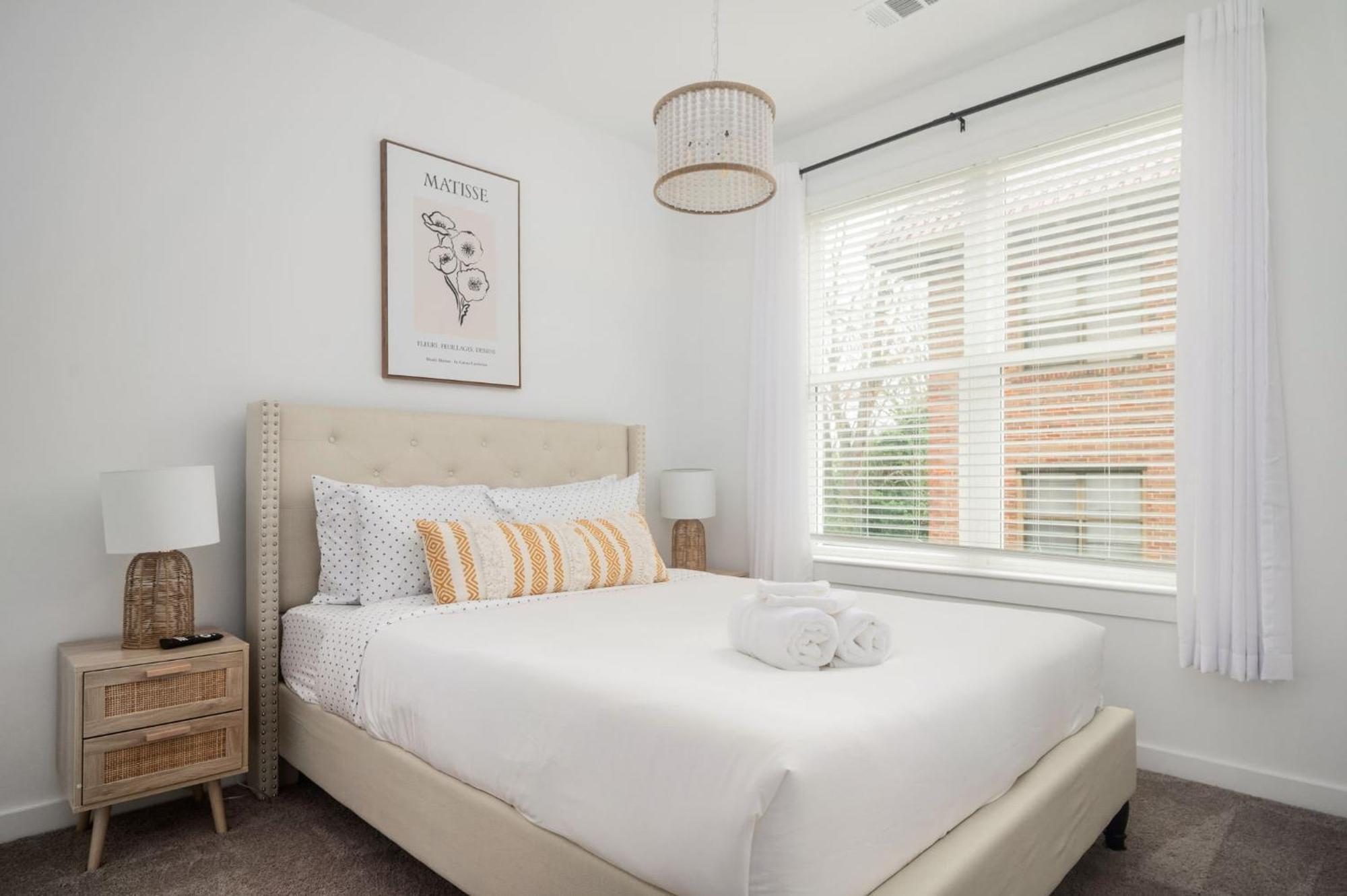 Holiday home Luxury New 2b2b Private Balcony 542blvd *